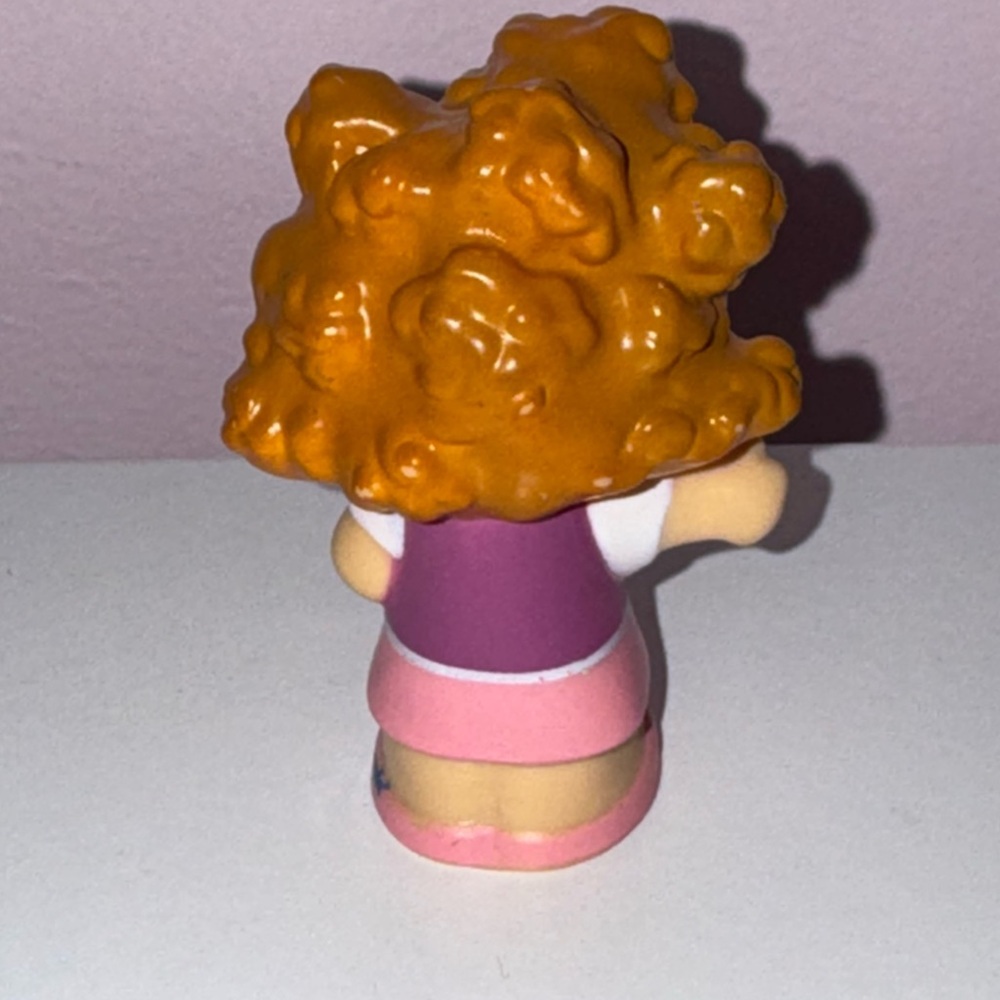 Fisher-Price Sofie Little People Girl Figure - Picture 4 of 5